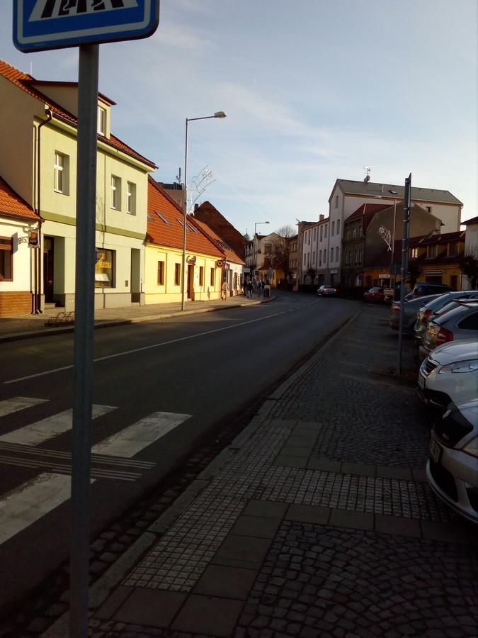 Apartment Husova ปอดเยบราดิ ภายนอก รูปภาพ