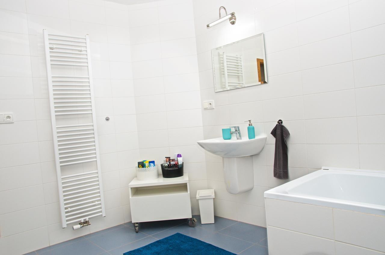 Apartment Husova ปอดเยบราดิ ภายนอก รูปภาพ